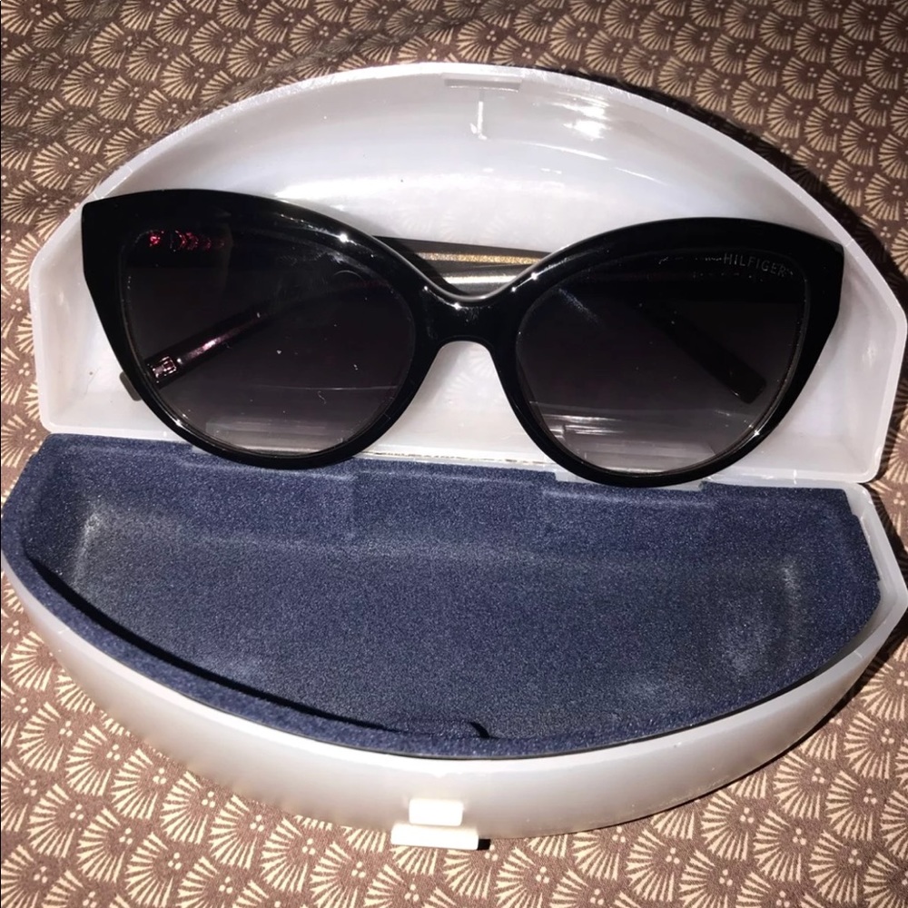 Tommy hilfiger sunglasses